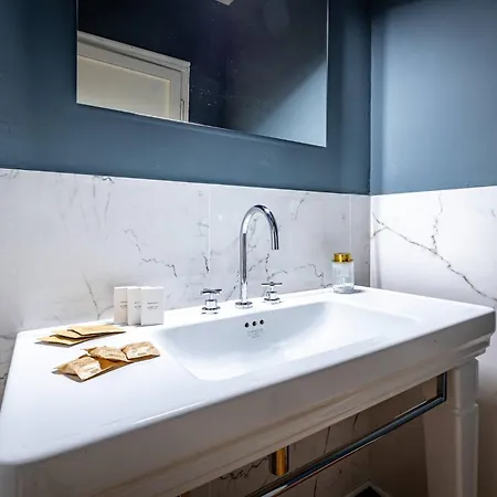 Yid Lamarmora Luxury Contemporary Apartment-3